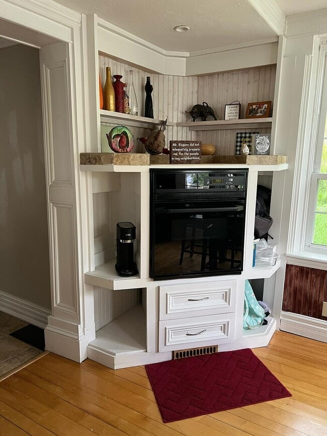 Building Photo - 2221 WI-83