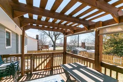 Building Photo - 1512 Knollcrest Dr