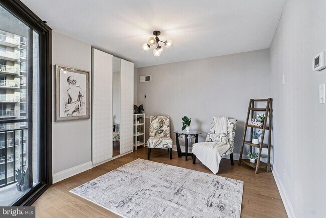 Building Photo - 4620 N Park Ave