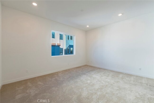 Building Photo - 121 Baluster