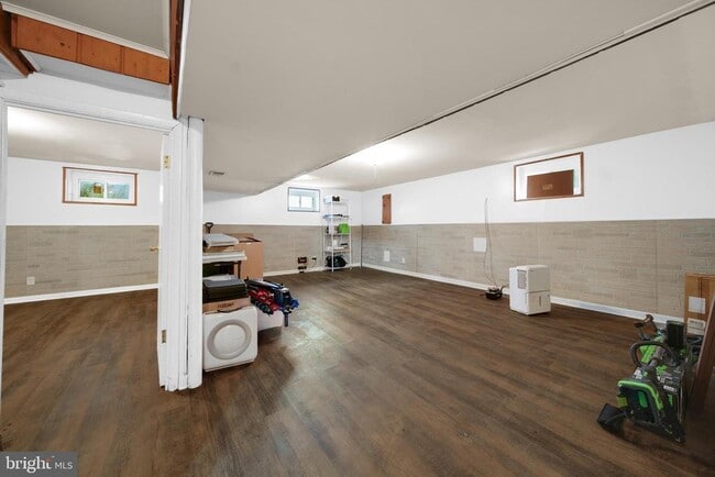Building Photo - 10502 Glenhaven Dr