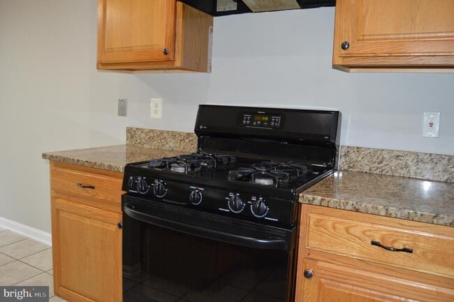 Building Photo - 4016 Timber Oak Trl