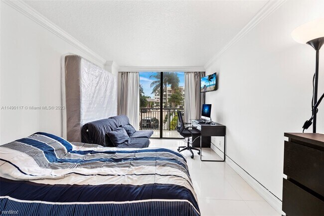 Building Photo - 3 br, 2 bath House - 3031 N Ocean Blvd Apt...