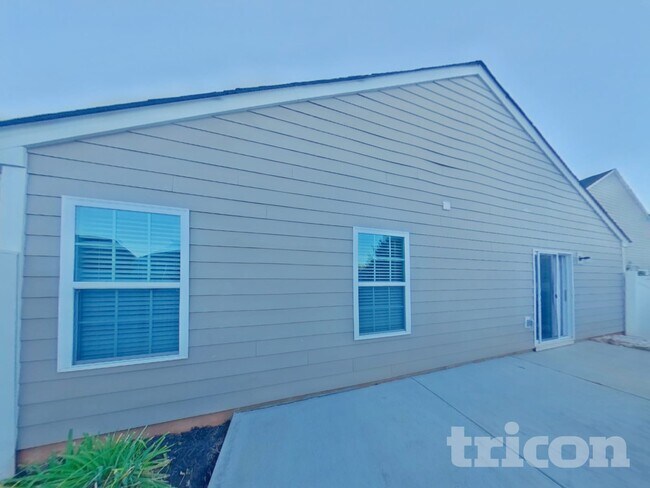 Building Photo - 2028 Stoney Pointe Cir