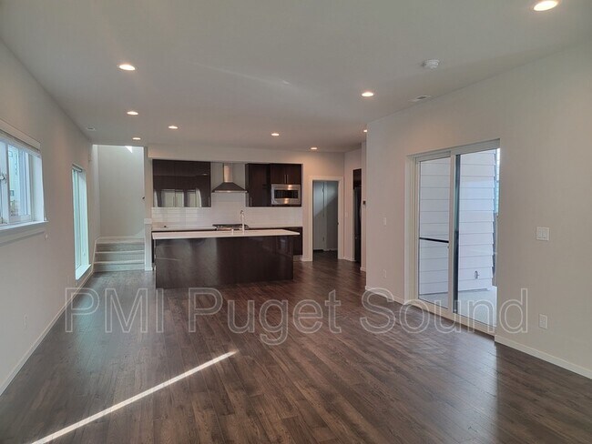 Building Photo - 33473 Poplar Ave SE