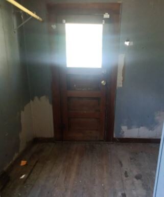 Building Photo - 313 S Dye St