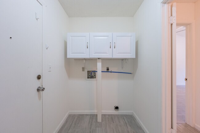 Building Photo - 6822 Rivulet