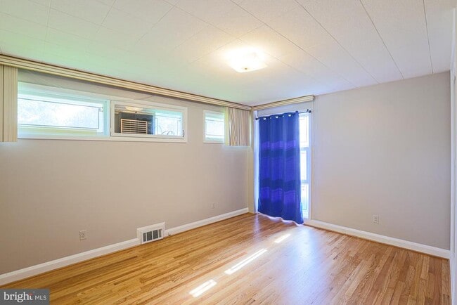 Building Photo - 3219 Northbrook Rd