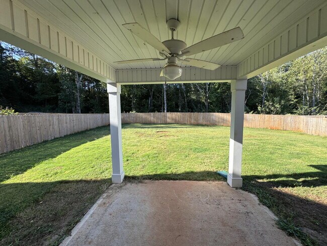 Building Photo - 4 bedroom home in Seneca