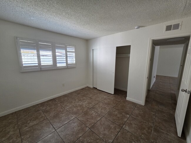 Building Photo - 2044 S Nautical St