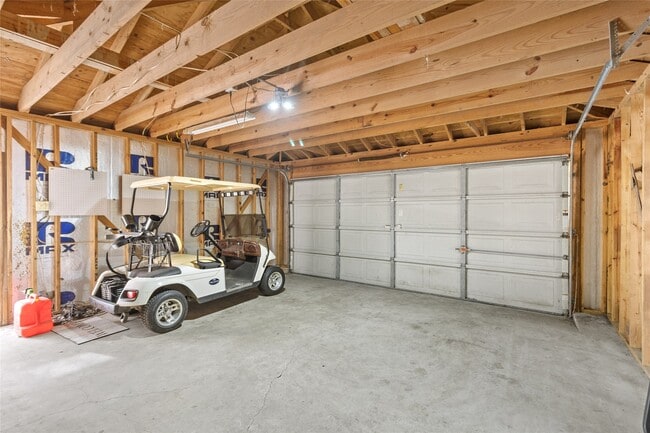 Building Photo - 117 E Park Dr