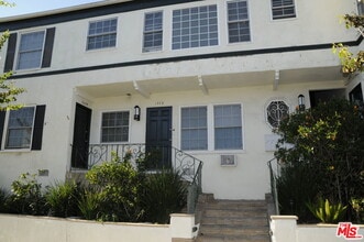 Building Photo - 1301 Devon Ave