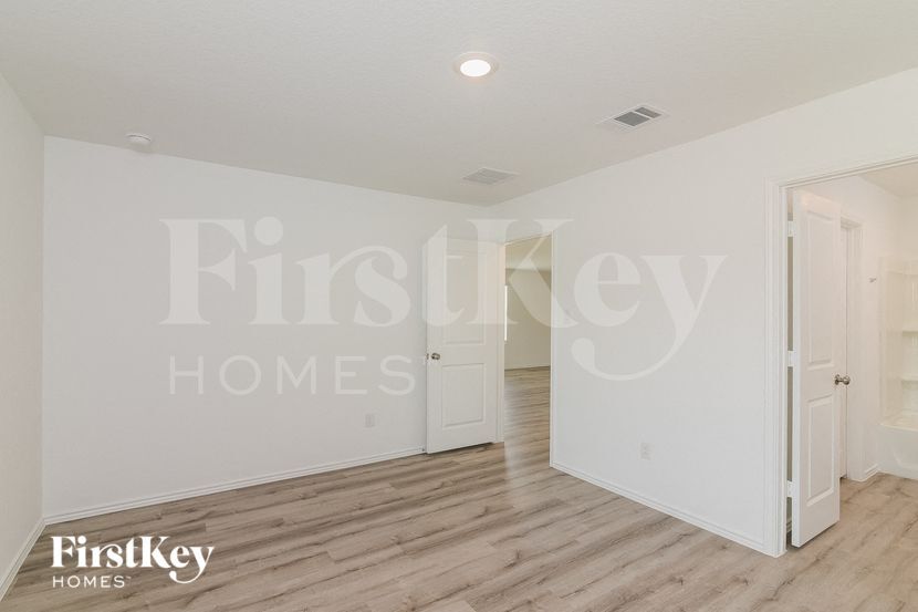 Building Photo - 10219 Ickham Ml Ct