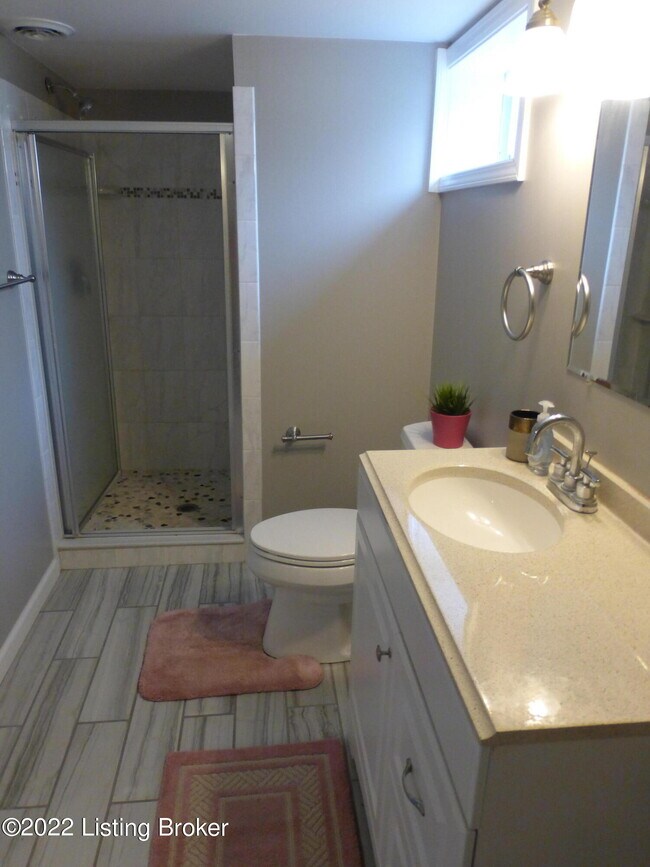 Building Photo - 701 Rudy Ln