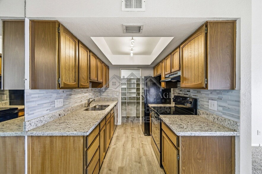 Building Photo - 16635 N Cave Creek Rd