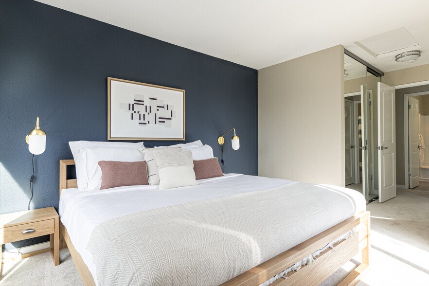 Building Photo - 1050 Benton St