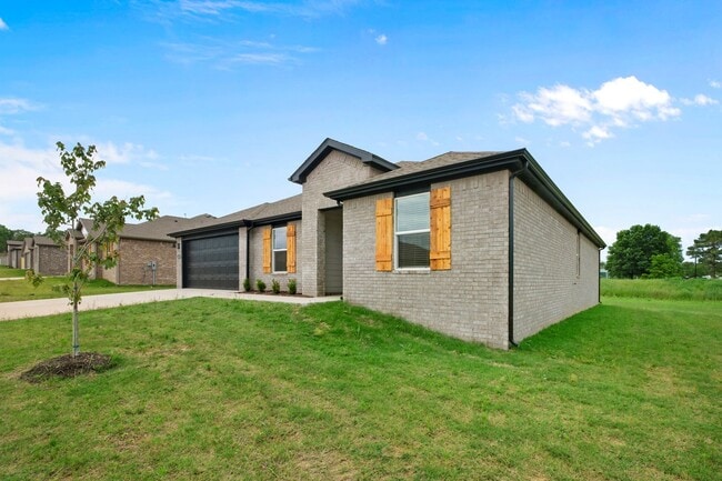 Building Photo - Stunning New 4-Bedroom Home with Modern Up...