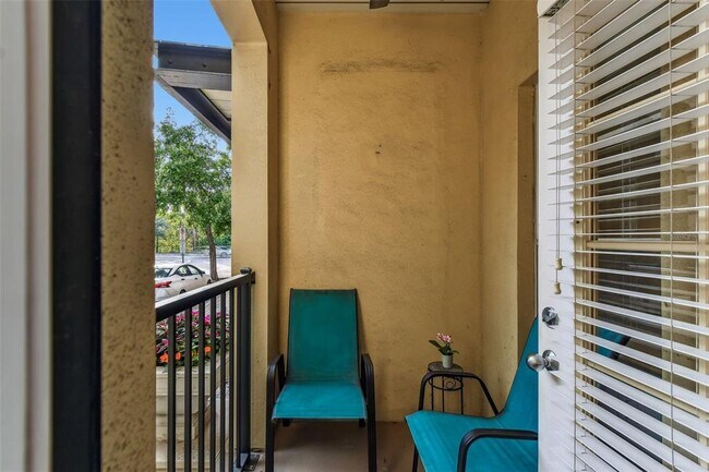 Building Photo - 2421 W Horatio St