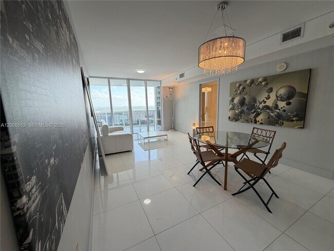 Building Photo - 18201 Collins Ave