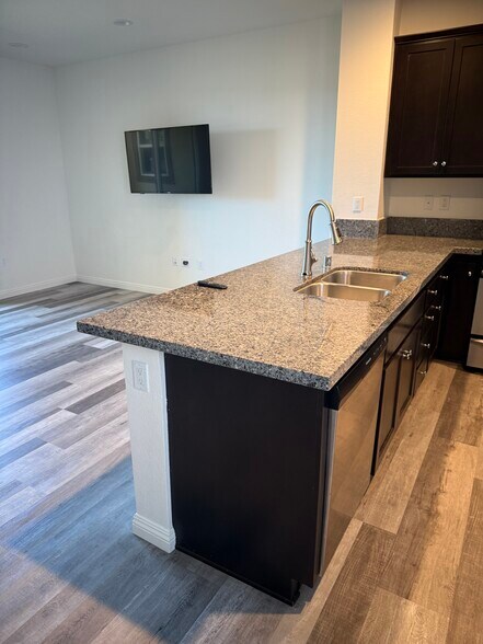 Kitchen/living room - 1584 Santa Carolina