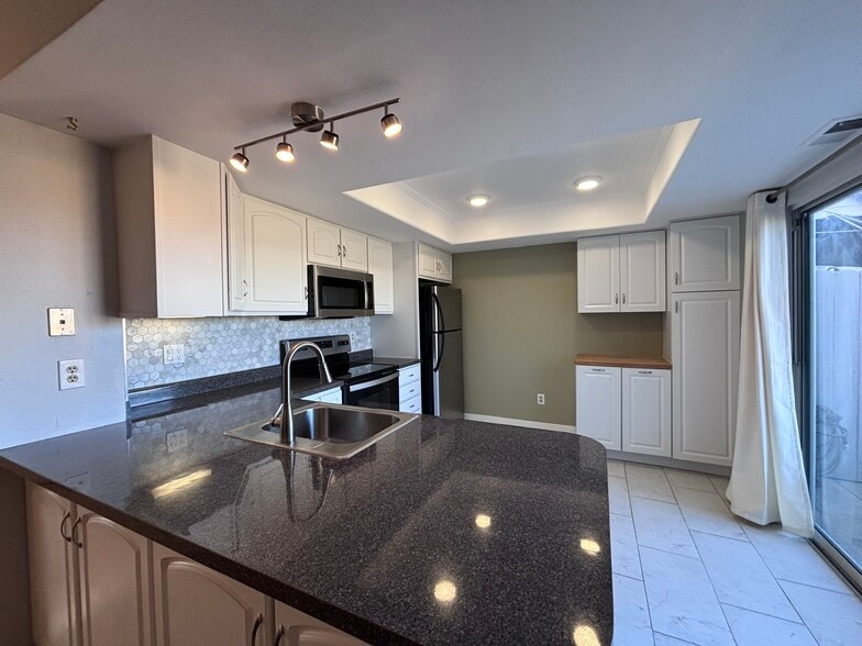 Building Photo - 2172 S. Victor St.