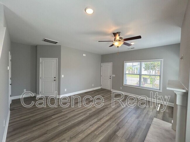 Building Photo - 1543 Grey Cliff Run