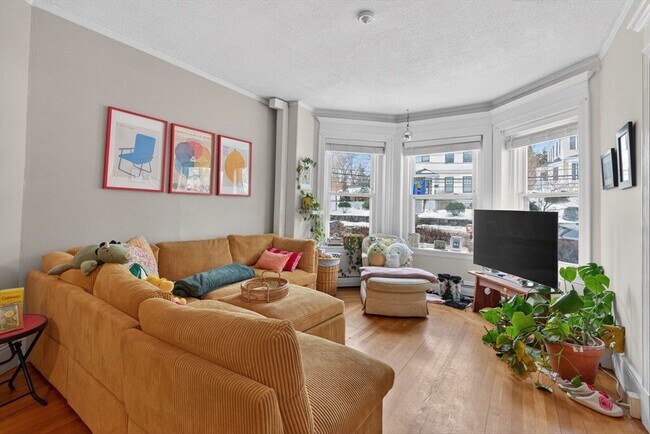 Building Photo - 811 Washington St