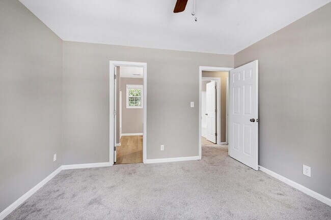 Building Photo - 520 Wyndham Dr