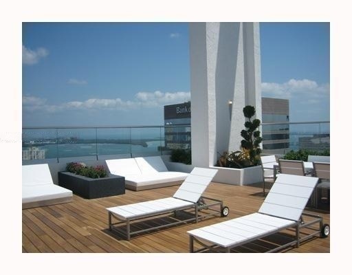 Building Photo - 500 Brickell Ave