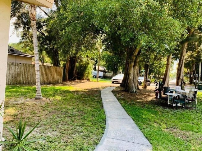 Building Photo - 15701 Waverly St