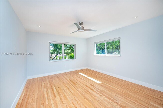 Building Photo - 636 Malaga Ave