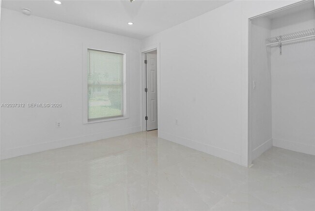 Building Photo - 1473 NE 30th Ct
