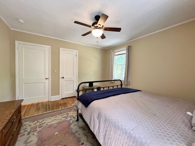 Building Photo - 1266 Pinecrest Dr