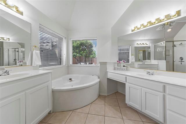 Building Photo - 10616 Red Cedar Dr