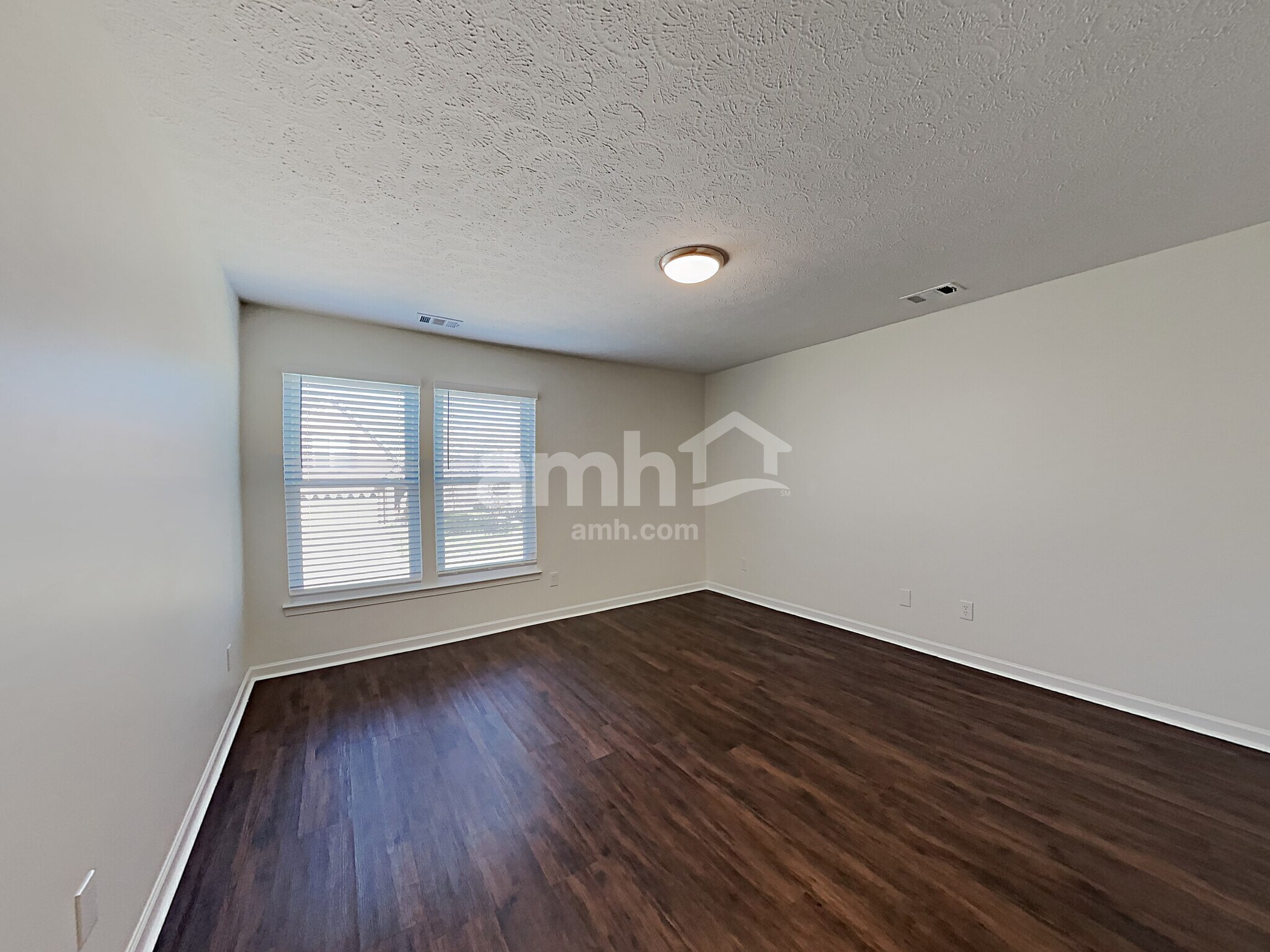 Building Photo - 1668 Comanche Run