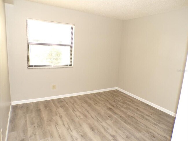 Building Photo - 622 Bird Bay Dr S