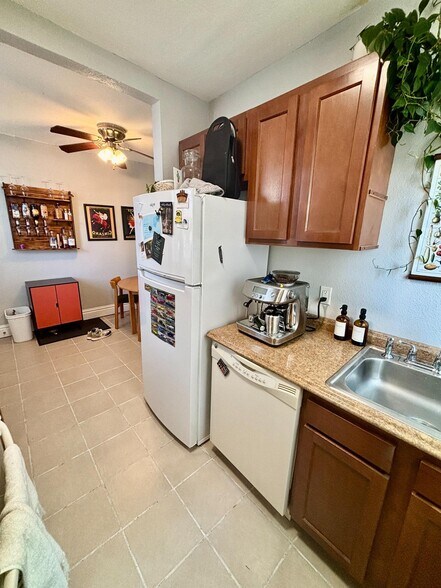 Building Photo - 5331 Bancroft Ave