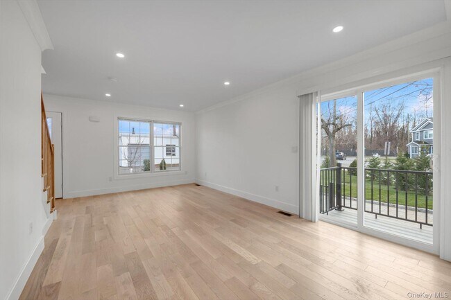 Building Photo - One Manhasset Ave