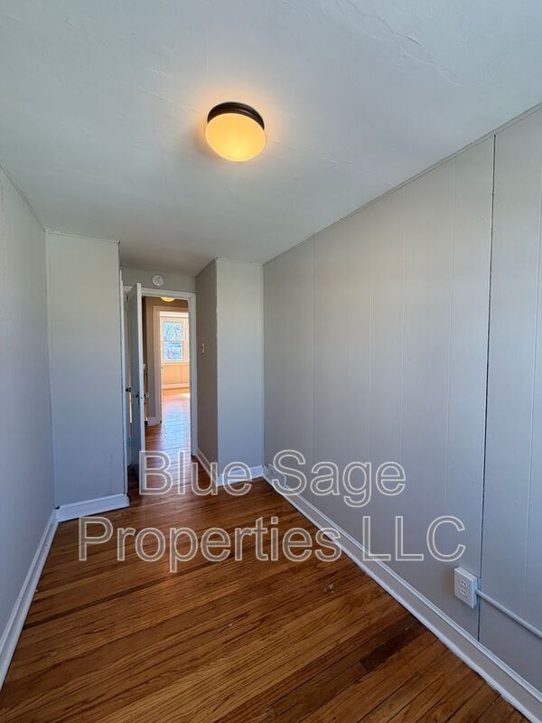 Building Photo - 5207 Westbrook Dr