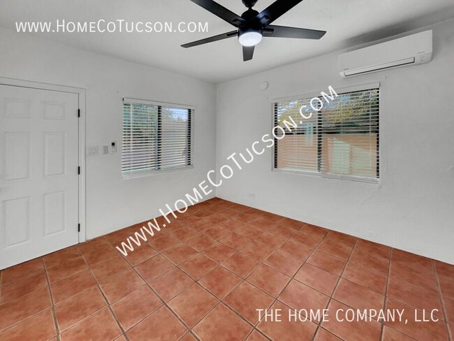 Building Photo - Charming 1-Bedroom Home Near UofA – Modern...