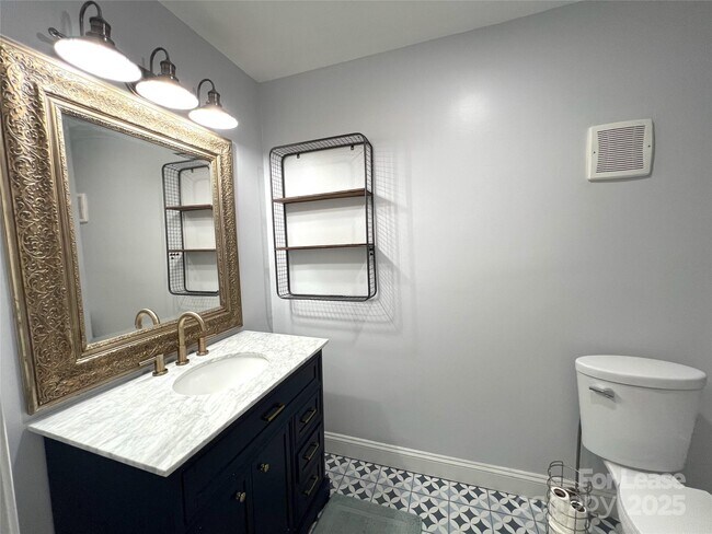 Building Photo - 5745 Riviere Dr