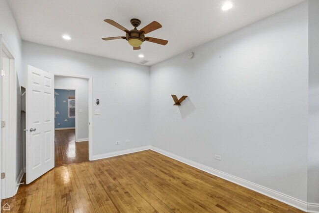 Building Photo - 4151 W Fullerton Ave