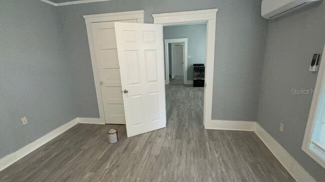 Building Photo - 706 Harvey Ave