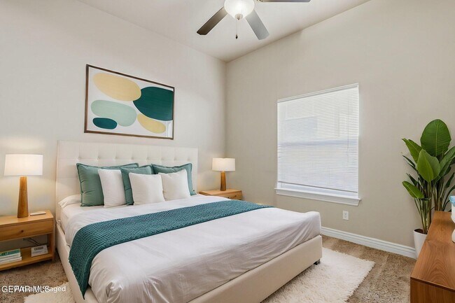 Building Photo - 11441 Victor Flores Pl