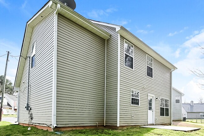 Building Photo - 896 Madison Ct