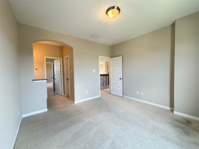 Building Photo - 25639 Kearsley Dr