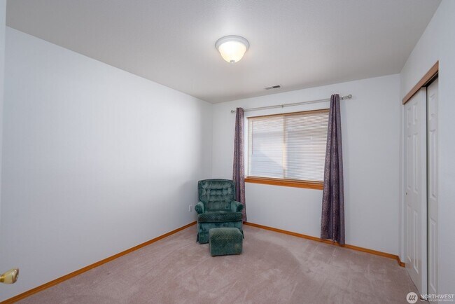 Building Photo - Beautiful 2 Bedroom home with detached shop!