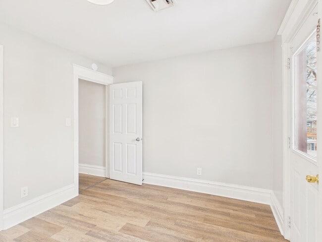 Building Photo - 1005 N 3rd St