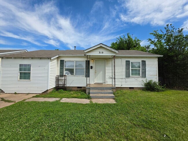 Building Photo - 3 Bed 1 Bath Home in Shawnee!
