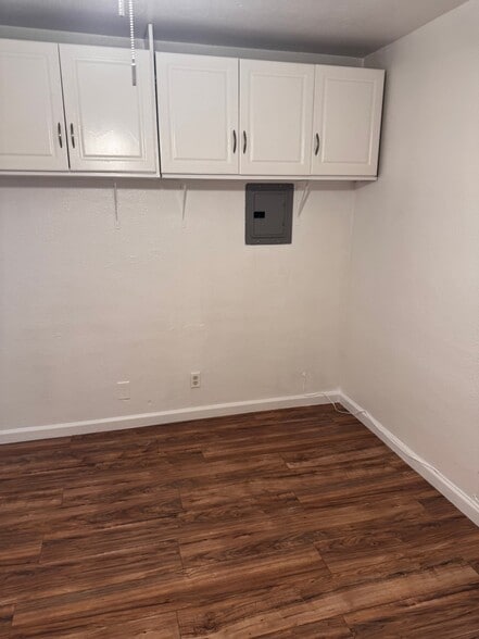 Building Photo - 8557 Juniper Ave